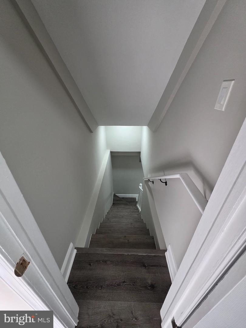 6724 WESTLAWN DR, FALLS CHURCH, Virginia 22042, 6 Bedrooms Bedrooms, ,4 BathroomsBathrooms,Residential,For sale,6724 WESTLAWN DR,VAFX2269006 MLS # VAFX2269006