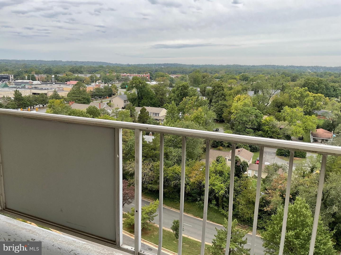 301 N BEAUREGARD ST #1114, ALEXANDRIA, Virginia 22312, 1 Bedroom Bedrooms, ,1 BathroomBathrooms,Residential,For sale,301 N BEAUREGARD ST #1114,VAAX2050120 MLS # VAAX2050120