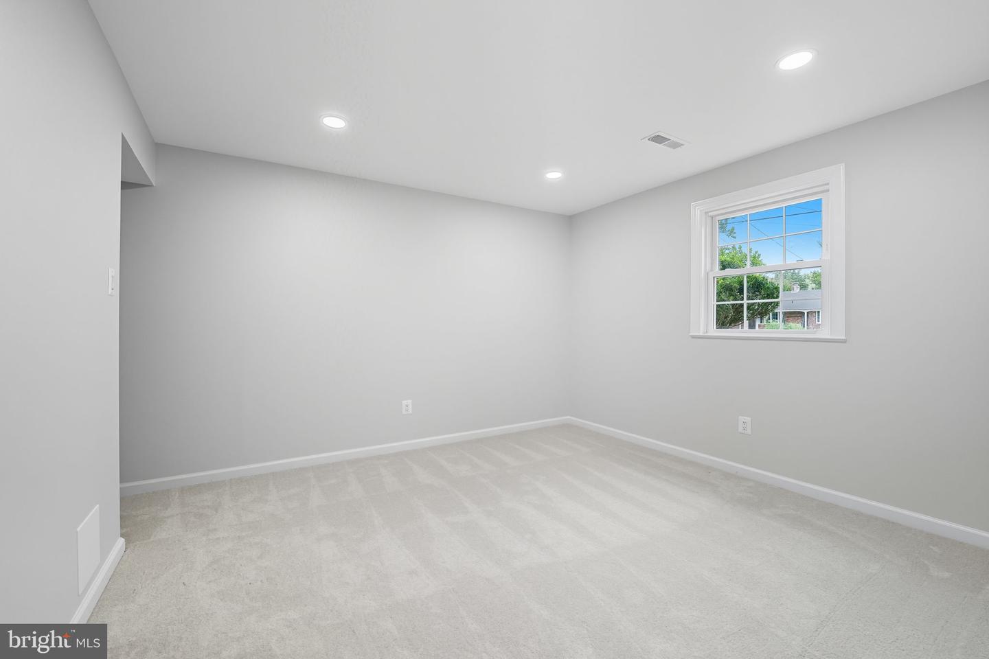 14615 BAUGHER DR, CENTREVILLE, Virginia 20120, 3 Bedrooms Bedrooms, ,2 BathroomsBathrooms,Residential,For sale,14615 BAUGHER DR,VAFX2269156 MLS # VAFX2269156