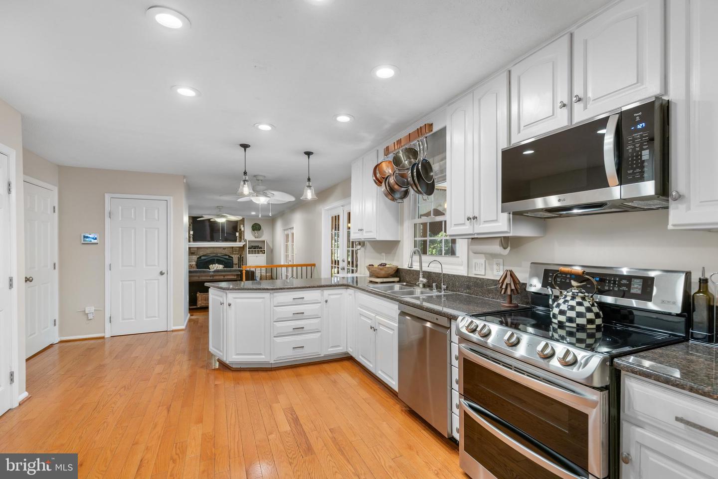 15350 MAYWOOD DR, DUMFRIES, Virginia 22025, 4 Bedrooms Bedrooms, ,2 BathroomsBathrooms,Residential,For sale,15350 MAYWOOD DR,VAPW2104714 MLS # VAPW2104714