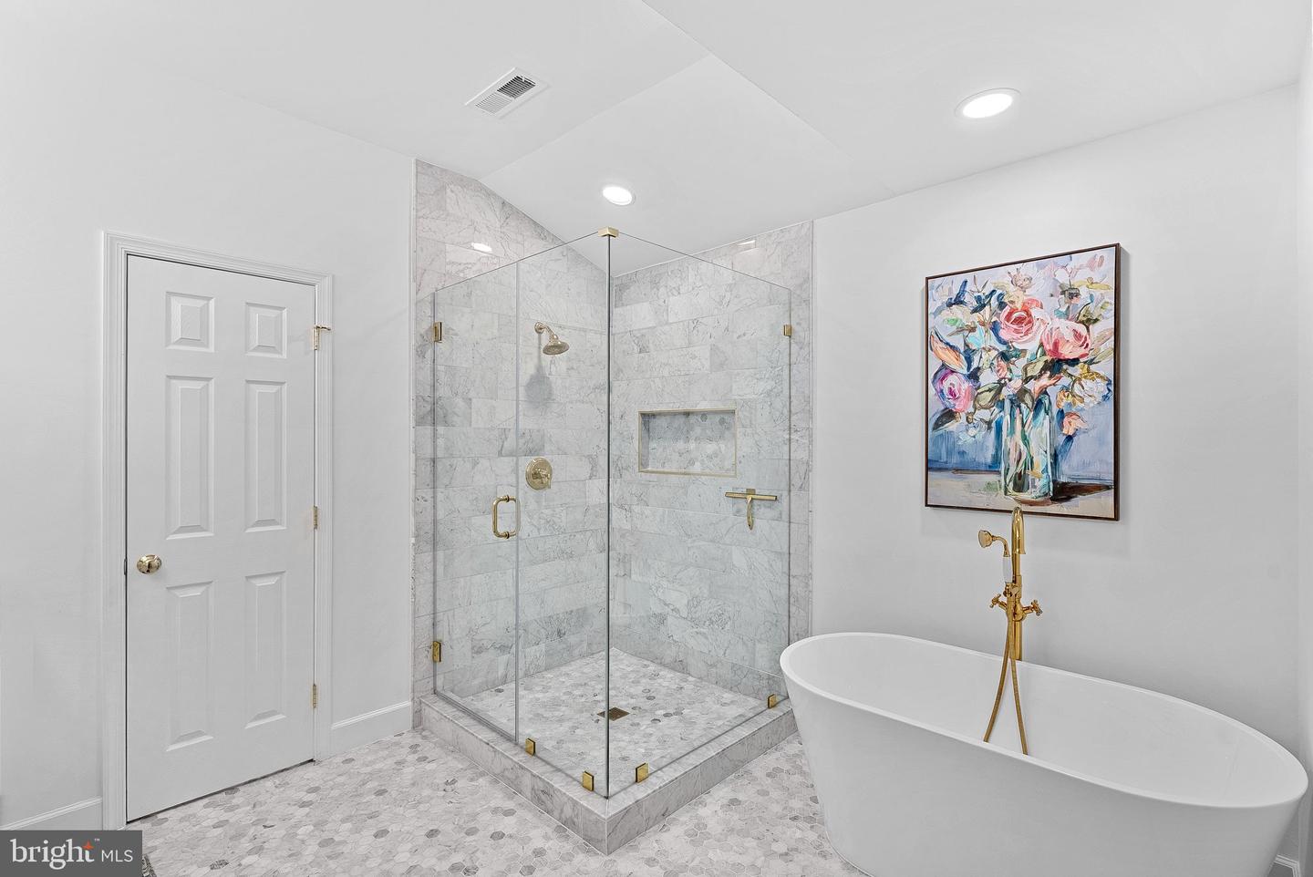 207 LAWNHILL CT SW, LEESBURG, Virginia 20175, 4 Bedrooms Bedrooms, ,3 BathroomsBathrooms,Residential,For sale,207 LAWNHILL CT SW,VALO2107582 MLS # VALO2107582