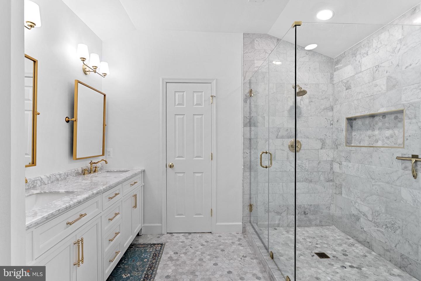 207 LAWNHILL CT SW, LEESBURG, Virginia 20175, 4 Bedrooms Bedrooms, ,3 BathroomsBathrooms,Residential,For sale,207 LAWNHILL CT SW,VALO2107582 MLS # VALO2107582
