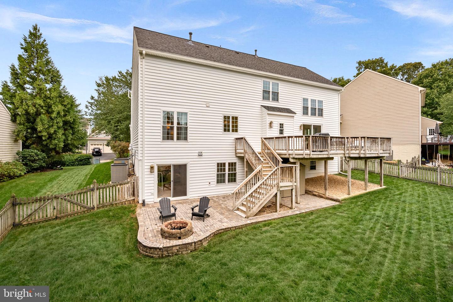 207 LAWNHILL CT SW, LEESBURG, Virginia 20175, 4 Bedrooms Bedrooms, ,3 BathroomsBathrooms,Residential,For sale,207 LAWNHILL CT SW,VALO2107582 MLS # VALO2107582