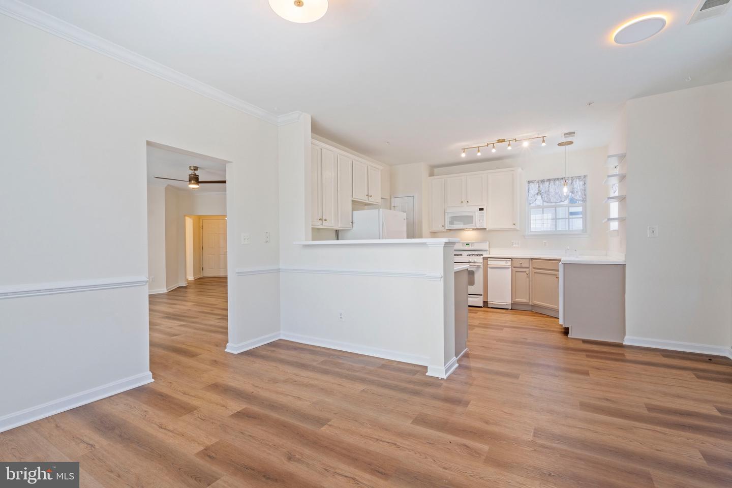 20745 ROYAL PALACE SQ #210, STERLING, Virginia 20165, 3 Bedrooms Bedrooms, ,2 BathroomsBathrooms,Residential,For sale,20745 ROYAL PALACE SQ #210,VALO2107332 MLS # VALO2107332