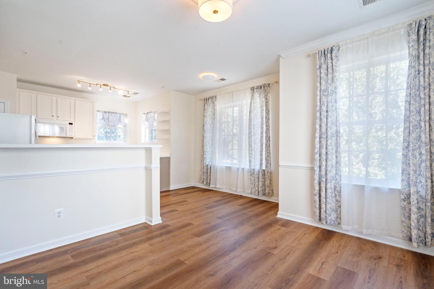 20745 ROYAL PALACE SQ #210, STERLING, Virginia 20165, 3 Bedrooms Bedrooms, ,2 BathroomsBathrooms,Residential,For sale,20745 ROYAL PALACE SQ #210,VALO2107332 MLS # VALO2107332