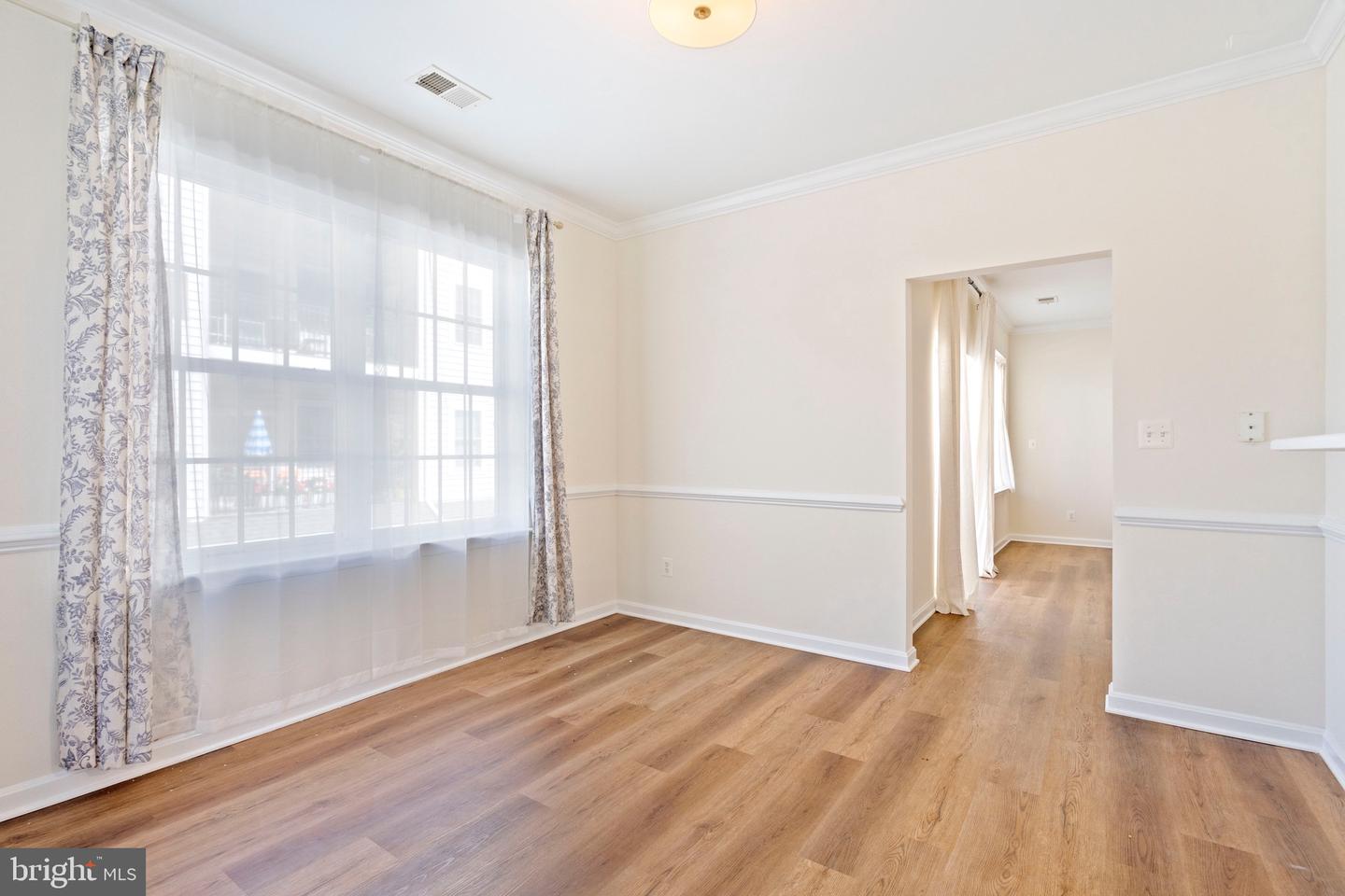 20745 ROYAL PALACE SQ #210, STERLING, Virginia 20165, 3 Bedrooms Bedrooms, ,2 BathroomsBathrooms,Residential,For sale,20745 ROYAL PALACE SQ #210,VALO2107332 MLS # VALO2107332