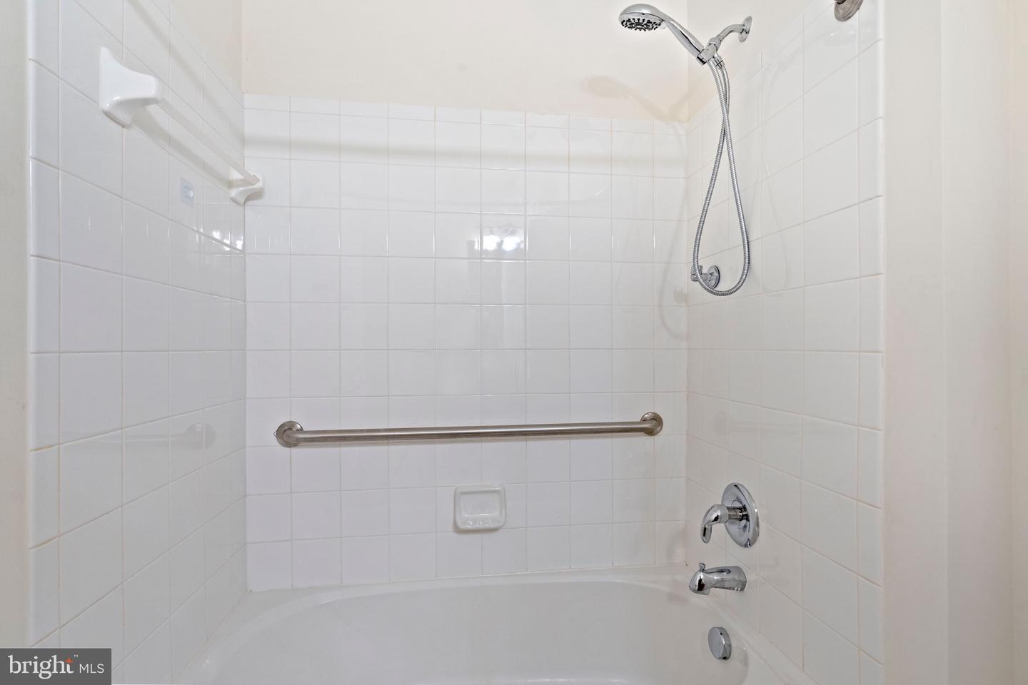 20745 ROYAL PALACE SQ #210, STERLING, Virginia 20165, 3 Bedrooms Bedrooms, ,2 BathroomsBathrooms,Residential,For sale,20745 ROYAL PALACE SQ #210,VALO2107332 MLS # VALO2107332