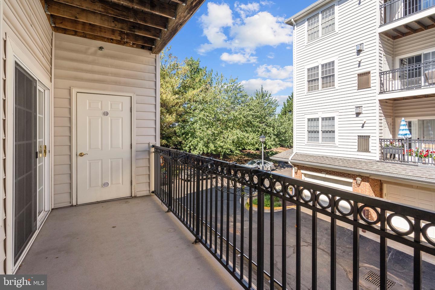 20745 ROYAL PALACE SQ #210, STERLING, Virginia 20165, 3 Bedrooms Bedrooms, ,2 BathroomsBathrooms,Residential,For sale,20745 ROYAL PALACE SQ #210,VALO2107332 MLS # VALO2107332