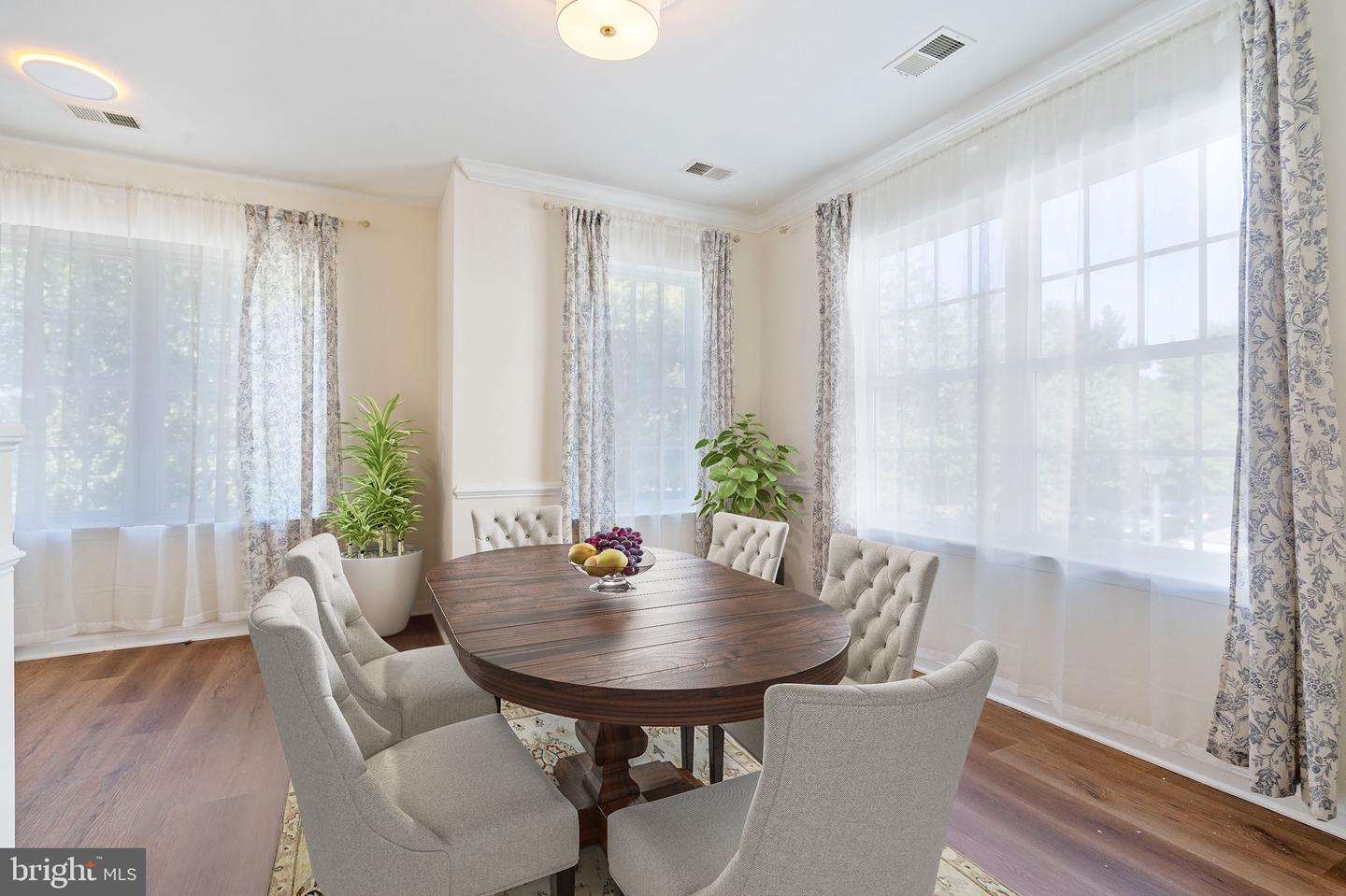 20745 ROYAL PALACE SQ #210, STERLING, Virginia 20165, 3 Bedrooms Bedrooms, ,2 BathroomsBathrooms,Residential,For sale,20745 ROYAL PALACE SQ #210,VALO2107332 MLS # VALO2107332