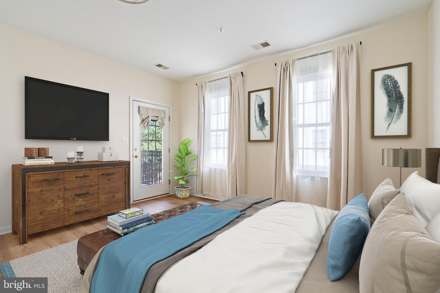 20745 ROYAL PALACE SQ #210, STERLING, Virginia 20165, 3 Bedrooms Bedrooms, ,2 BathroomsBathrooms,Residential,For sale,20745 ROYAL PALACE SQ #210,VALO2107332 MLS # VALO2107332