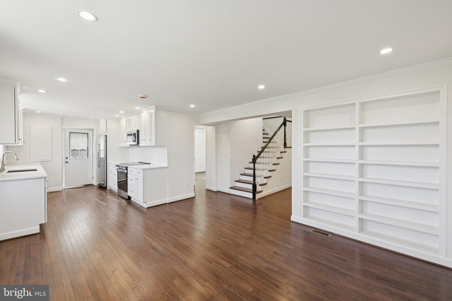 8444 WOODLAWN ST, ALEXANDRIA, Virginia 22309, 4 Bedrooms Bedrooms, ,3 BathroomsBathrooms,Residential,For sale,8444 WOODLAWN ST,VAFX2268646 MLS # VAFX2268646