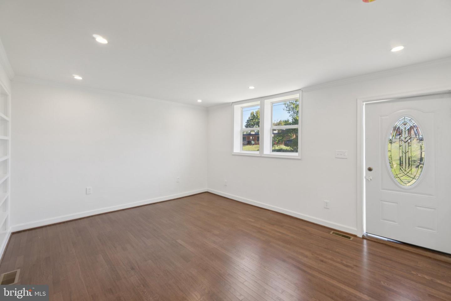 8444 WOODLAWN ST, ALEXANDRIA, Virginia 22309, 4 Bedrooms Bedrooms, ,3 BathroomsBathrooms,Residential,For sale,8444 WOODLAWN ST,VAFX2268646 MLS # VAFX2268646