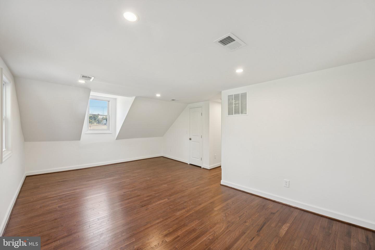 8444 WOODLAWN ST, ALEXANDRIA, Virginia 22309, 4 Bedrooms Bedrooms, ,3 BathroomsBathrooms,Residential,For sale,8444 WOODLAWN ST,VAFX2268646 MLS # VAFX2268646