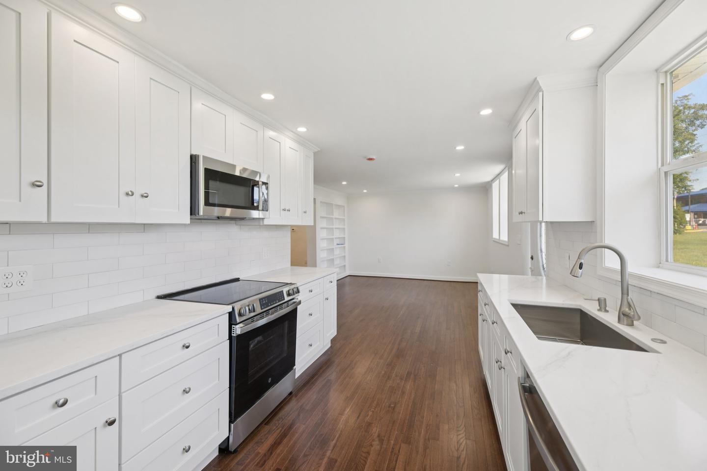 8444 WOODLAWN ST, ALEXANDRIA, Virginia 22309, 4 Bedrooms Bedrooms, ,3 BathroomsBathrooms,Residential,For sale,8444 WOODLAWN ST,VAFX2268646 MLS # VAFX2268646