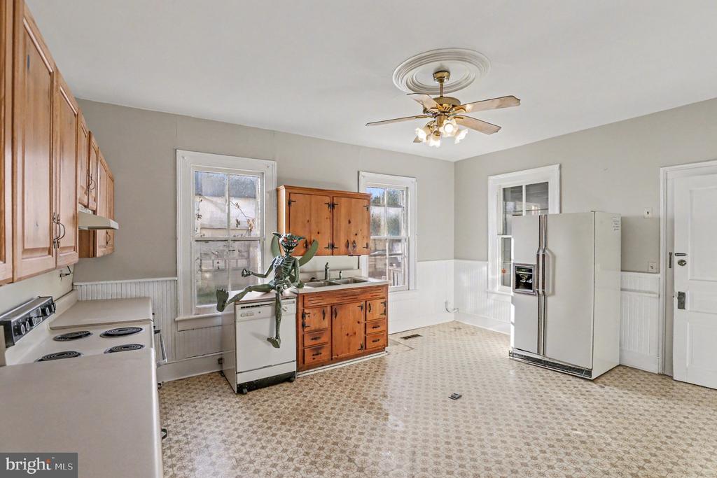 8916 COURTHOUSE RD, SPOTSYLVANIA, Virginia, ,Residential,8916 COURTHOUSE RD,VASP2036730 MLS # VASP2036730