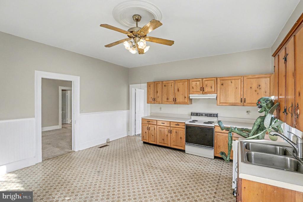 8916 COURTHOUSE RD, SPOTSYLVANIA, Virginia, ,Residential,8916 COURTHOUSE RD,VASP2036730 MLS # VASP2036730