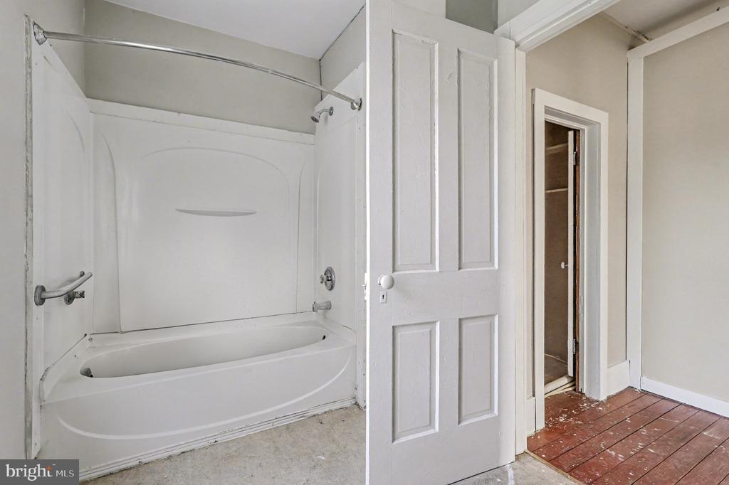 8916 COURTHOUSE RD, SPOTSYLVANIA, Virginia, ,Residential,8916 COURTHOUSE RD,VASP2036730 MLS # VASP2036730