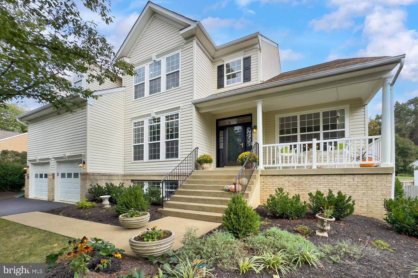 816 SANTMYER DR SE, LEESBURG, Virginia 20175, 5 Bedrooms Bedrooms, ,3 BathroomsBathrooms,Residential,For sale,816 SANTMYER DR SE,VALO2107598 MLS # VALO2107598