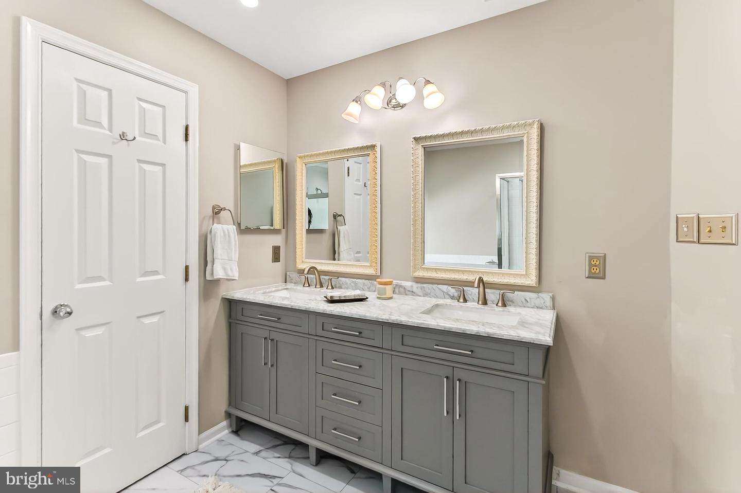816 SANTMYER DR SE, LEESBURG, Virginia 20175, 5 Bedrooms Bedrooms, ,3 BathroomsBathrooms,Residential,For sale,816 SANTMYER DR SE,VALO2107598 MLS # VALO2107598
