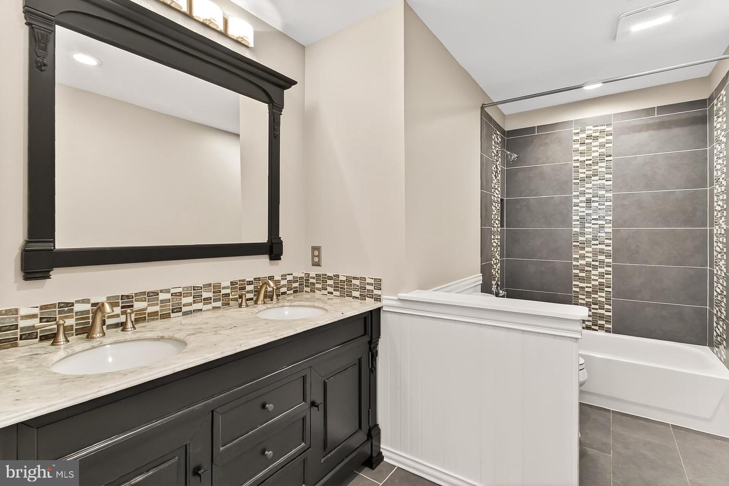 816 SANTMYER DR SE, LEESBURG, Virginia 20175, 5 Bedrooms Bedrooms, ,3 BathroomsBathrooms,Residential,For sale,816 SANTMYER DR SE,VALO2107598 MLS # VALO2107598