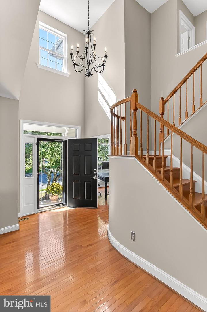 816 SANTMYER DR SE, LEESBURG, Virginia 20175, 5 Bedrooms Bedrooms, ,3 BathroomsBathrooms,Residential,For sale,816 SANTMYER DR SE,VALO2107598 MLS # VALO2107598