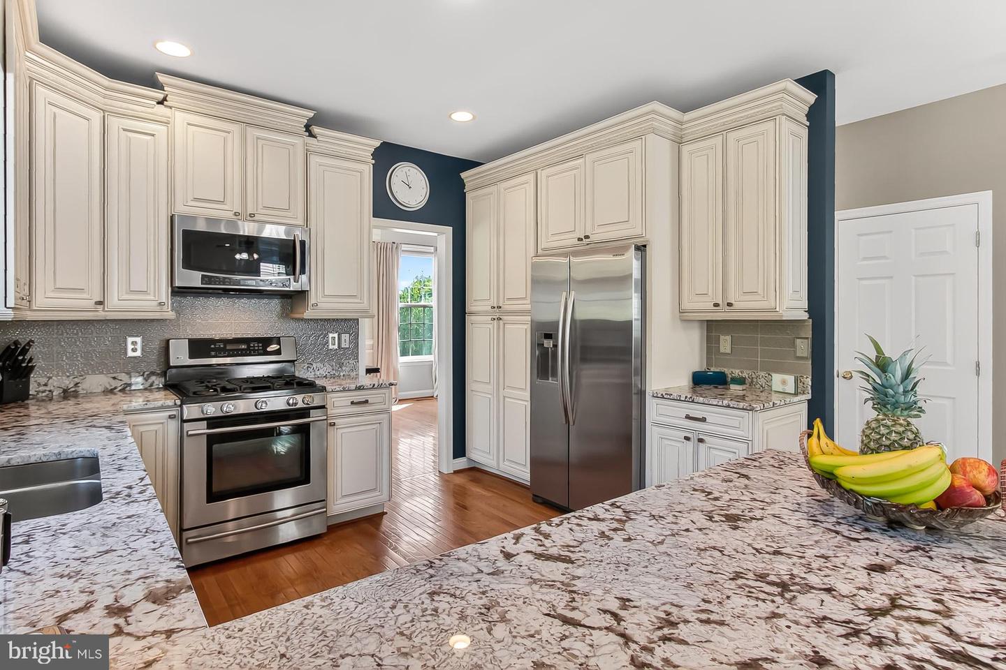 816 SANTMYER DR SE, LEESBURG, Virginia 20175, 5 Bedrooms Bedrooms, ,3 BathroomsBathrooms,Residential,For sale,816 SANTMYER DR SE,VALO2107598 MLS # VALO2107598