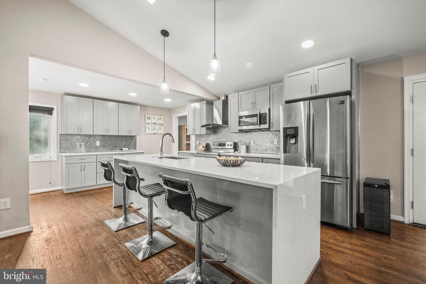10402 HOLLYOAK PL, FAIRFAX, Virginia 22032, 4 Bedrooms Bedrooms, ,3 BathroomsBathrooms,Residential,For sale,10402 HOLLYOAK PL,VAFX2269278 MLS # VAFX2269278