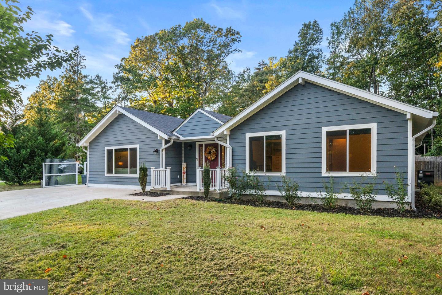 10402 HOLLYOAK PL, FAIRFAX, Virginia 22032, 4 Bedrooms Bedrooms, ,3 BathroomsBathrooms,Residential,For sale,10402 HOLLYOAK PL,VAFX2269278 MLS # VAFX2269278