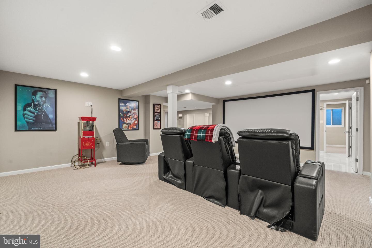 10402 HOLLYOAK PL, FAIRFAX, Virginia 22032, 4 Bedrooms Bedrooms, ,3 BathroomsBathrooms,Residential,For sale,10402 HOLLYOAK PL,VAFX2269278 MLS # VAFX2269278
