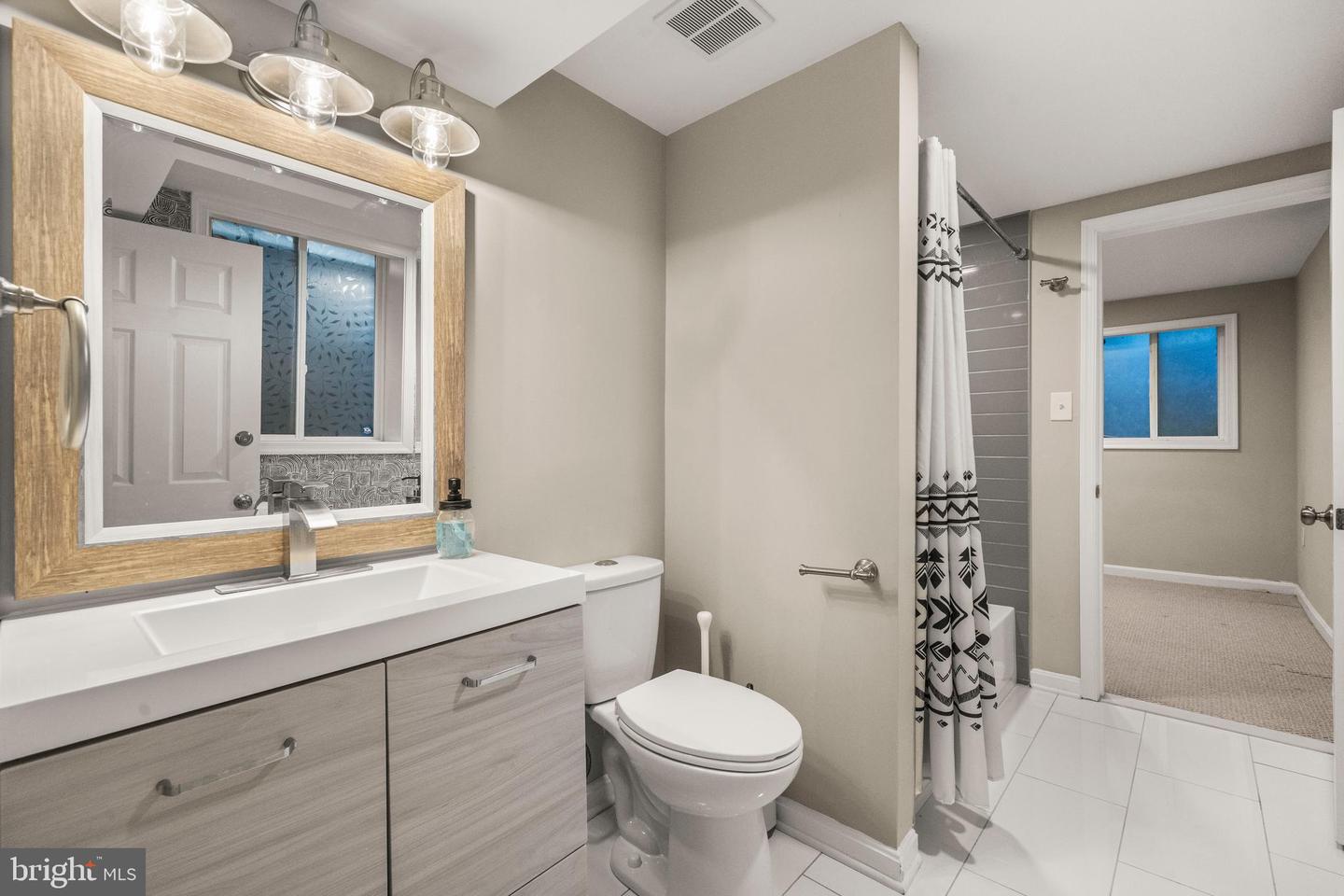 10402 HOLLYOAK PL, FAIRFAX, Virginia 22032, 4 Bedrooms Bedrooms, ,3 BathroomsBathrooms,Residential,For sale,10402 HOLLYOAK PL,VAFX2269278 MLS # VAFX2269278