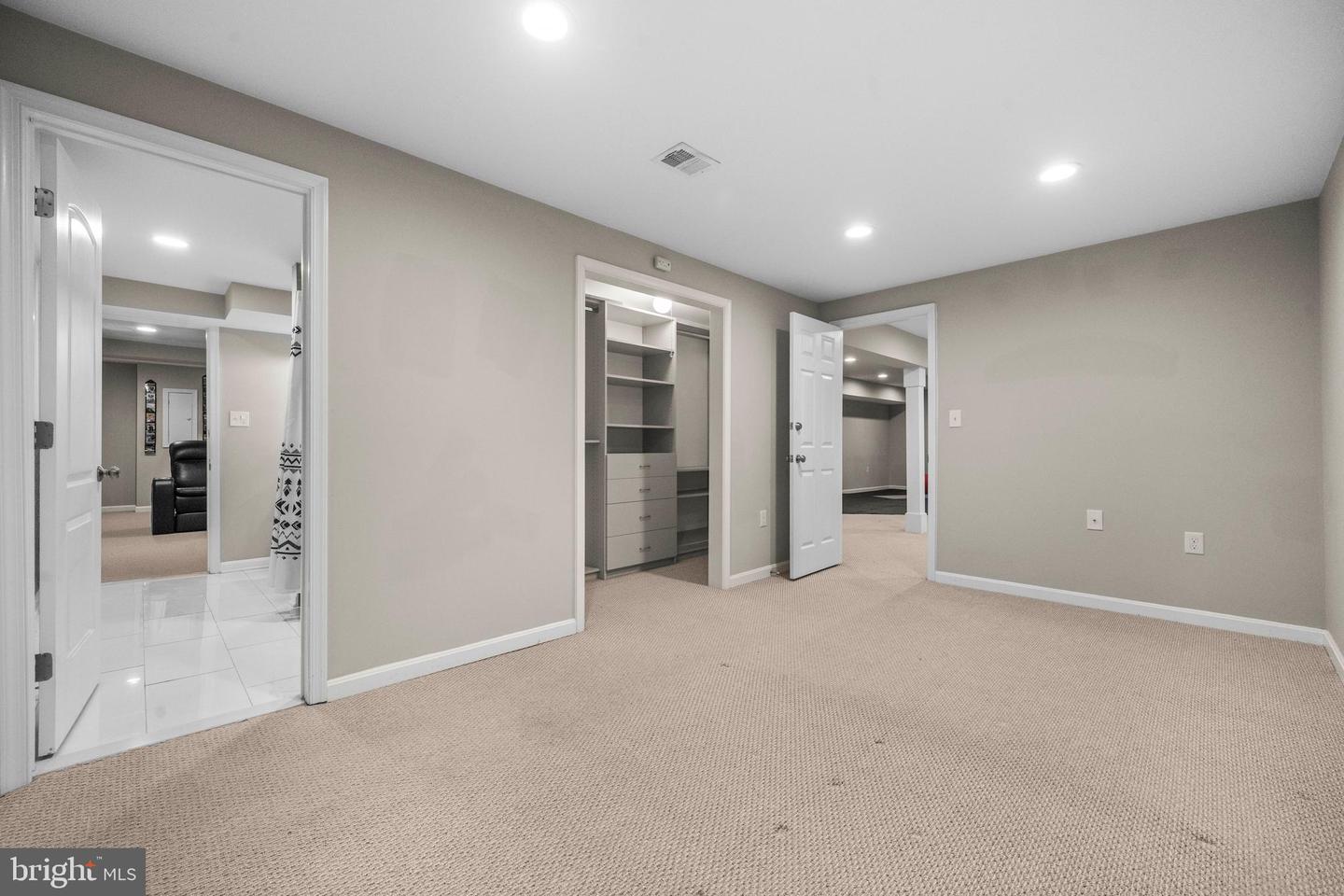 10402 HOLLYOAK PL, FAIRFAX, Virginia 22032, 4 Bedrooms Bedrooms, ,3 BathroomsBathrooms,Residential,For sale,10402 HOLLYOAK PL,VAFX2269278 MLS # VAFX2269278