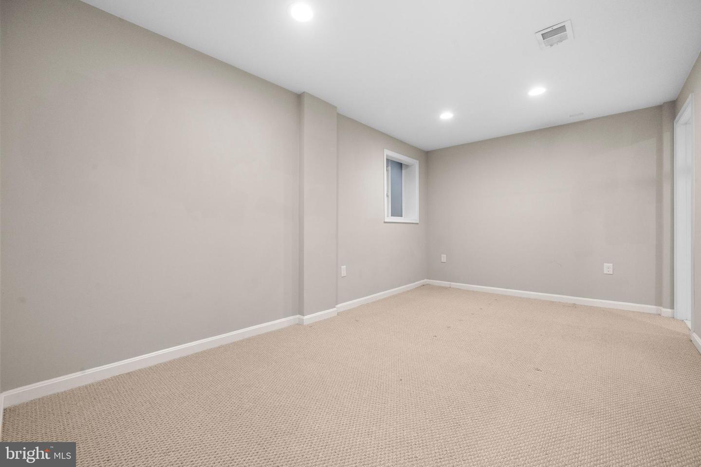 10402 HOLLYOAK PL, FAIRFAX, Virginia 22032, 4 Bedrooms Bedrooms, ,3 BathroomsBathrooms,Residential,For sale,10402 HOLLYOAK PL,VAFX2269278 MLS # VAFX2269278
