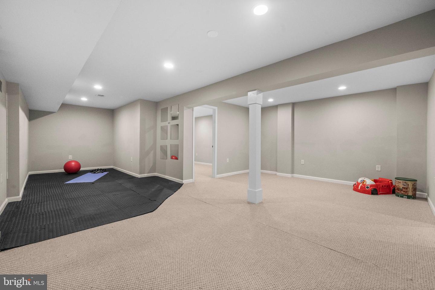 10402 HOLLYOAK PL, FAIRFAX, Virginia 22032, 4 Bedrooms Bedrooms, ,3 BathroomsBathrooms,Residential,For sale,10402 HOLLYOAK PL,VAFX2269278 MLS # VAFX2269278
