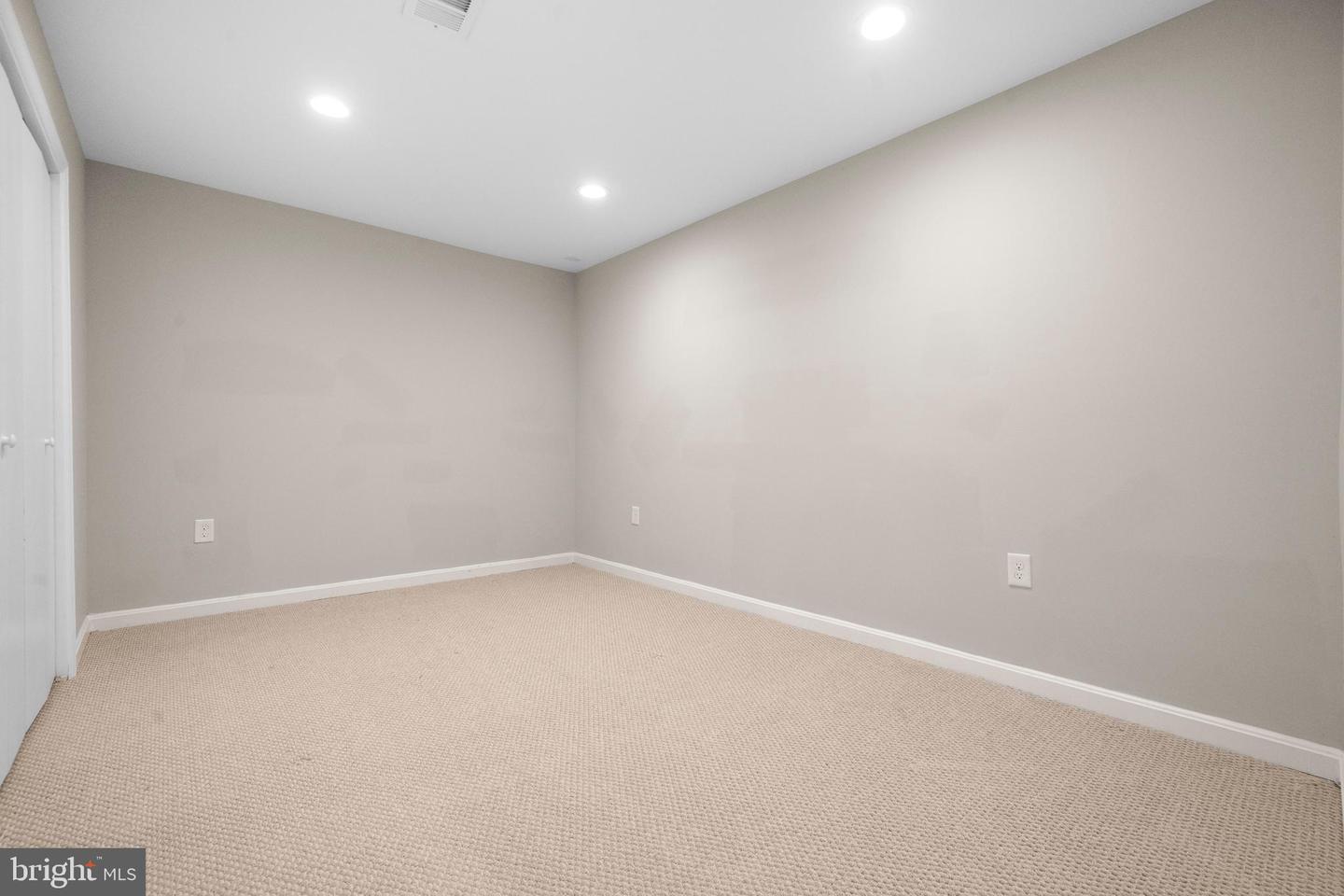 10402 HOLLYOAK PL, FAIRFAX, Virginia 22032, 4 Bedrooms Bedrooms, ,3 BathroomsBathrooms,Residential,For sale,10402 HOLLYOAK PL,VAFX2269278 MLS # VAFX2269278