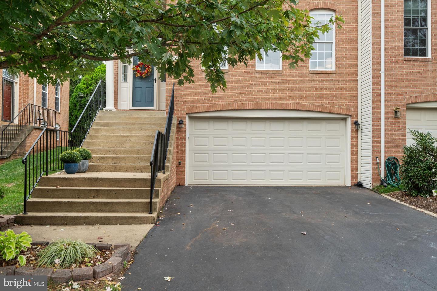 21169 MILLWOOD SQ, STERLING, Virginia 20165, 3 Bedrooms Bedrooms, ,2 BathroomsBathrooms,Residential,For sale,21169 MILLWOOD SQ,VALO2107652 MLS # VALO2107652