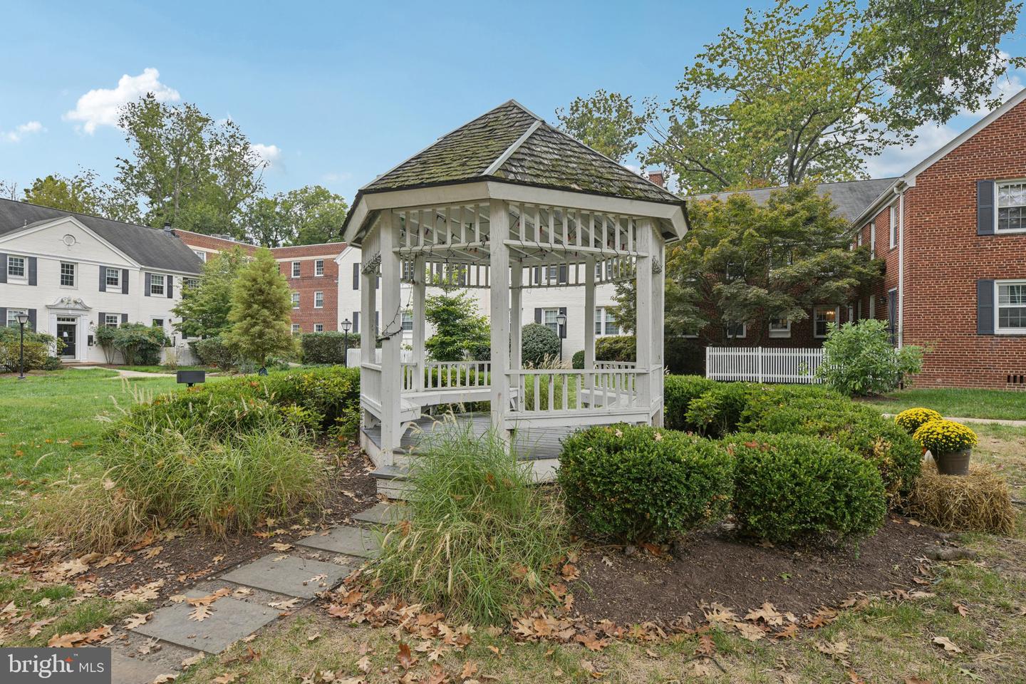 2904 13TH RD S #301, ARLINGTON, Virginia 22204, 2 Bedrooms Bedrooms, 2 Rooms Rooms,1 BathroomBathrooms,Residential,For sale,2904 13TH RD S #301,VAAR2064196 MLS # VAAR2064196