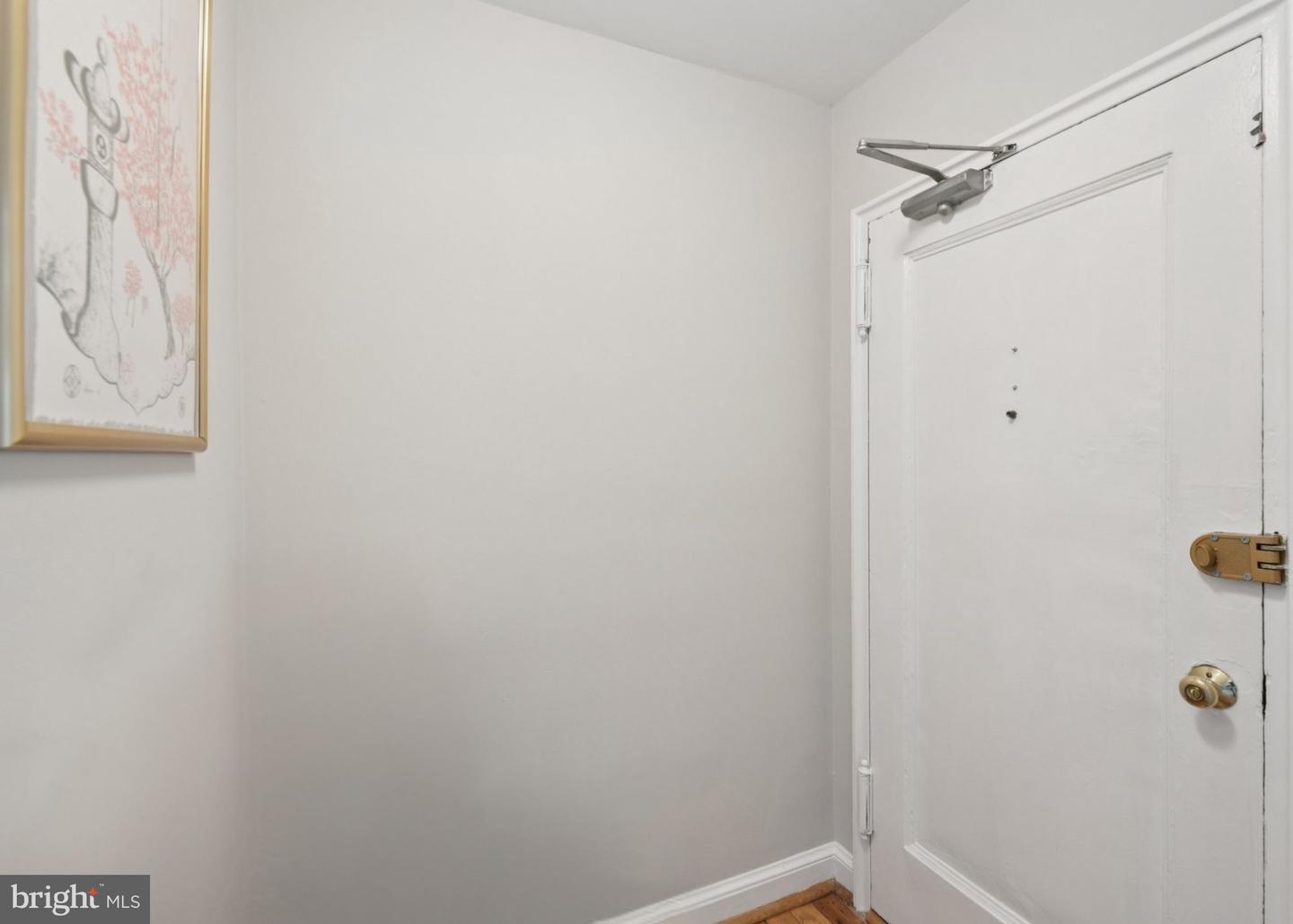 2904 13TH RD S #301, ARLINGTON, Virginia 22204, 2 Bedrooms Bedrooms, 2 Rooms Rooms,1 BathroomBathrooms,Residential,For sale,2904 13TH RD S #301,VAAR2064196 MLS # VAAR2064196