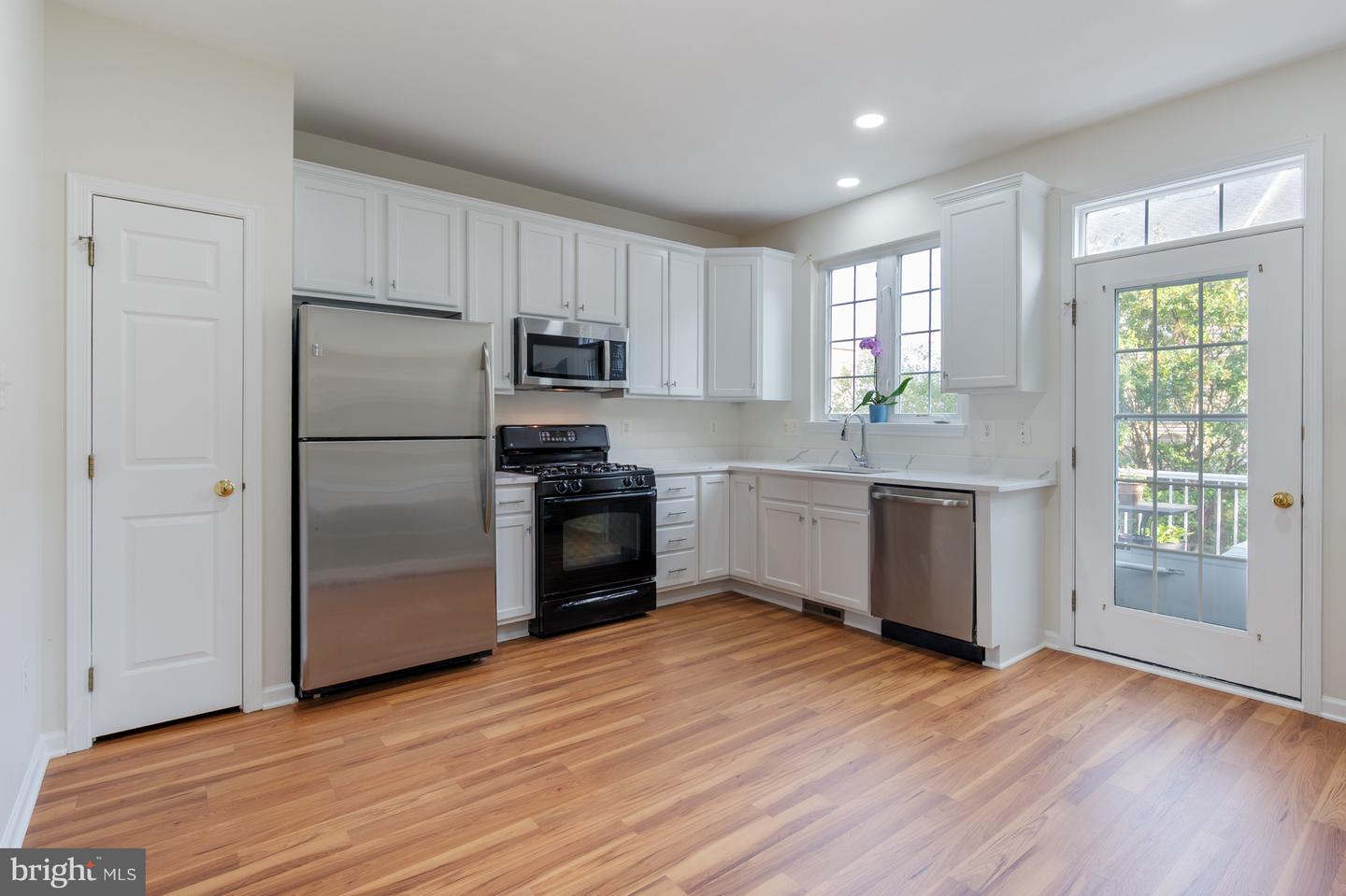 42677 HOMEFRONT TER, CHANTILLY, Virginia 20152, 3 Bedrooms Bedrooms, ,3 BathroomsBathrooms,Residential,For sale,42677 HOMEFRONT TER,VALO2107702 MLS # VALO2107702