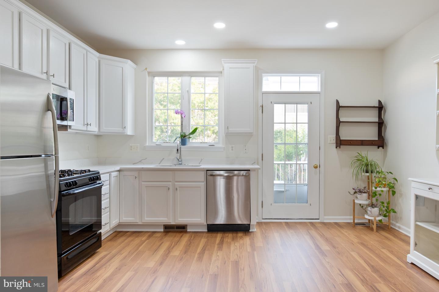 42677 HOMEFRONT TER, CHANTILLY, Virginia 20152, 3 Bedrooms Bedrooms, ,3 BathroomsBathrooms,Residential,For sale,42677 HOMEFRONT TER,VALO2107702 MLS # VALO2107702