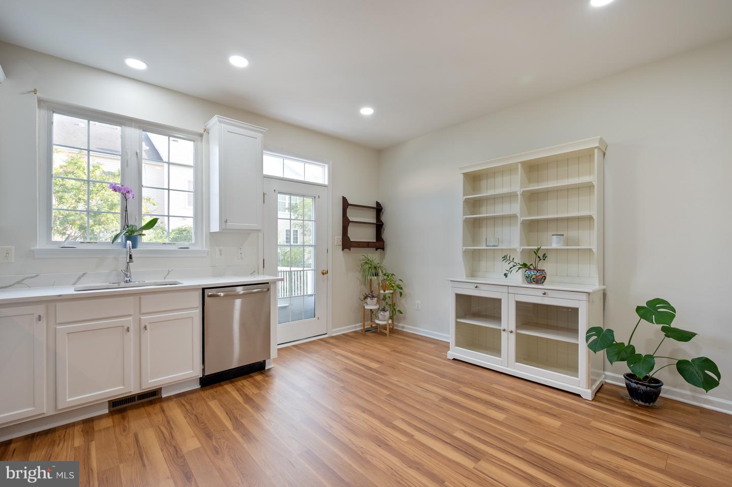 42677 HOMEFRONT TER, CHANTILLY, Virginia 20152, 3 Bedrooms Bedrooms, ,3 BathroomsBathrooms,Residential,For sale,42677 HOMEFRONT TER,VALO2107702 MLS # VALO2107702