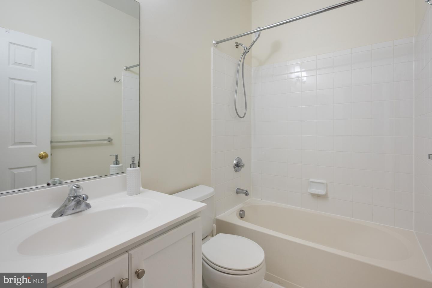 42677 HOMEFRONT TER, CHANTILLY, Virginia 20152, 3 Bedrooms Bedrooms, ,3 BathroomsBathrooms,Residential,For sale,42677 HOMEFRONT TER,VALO2107702 MLS # VALO2107702