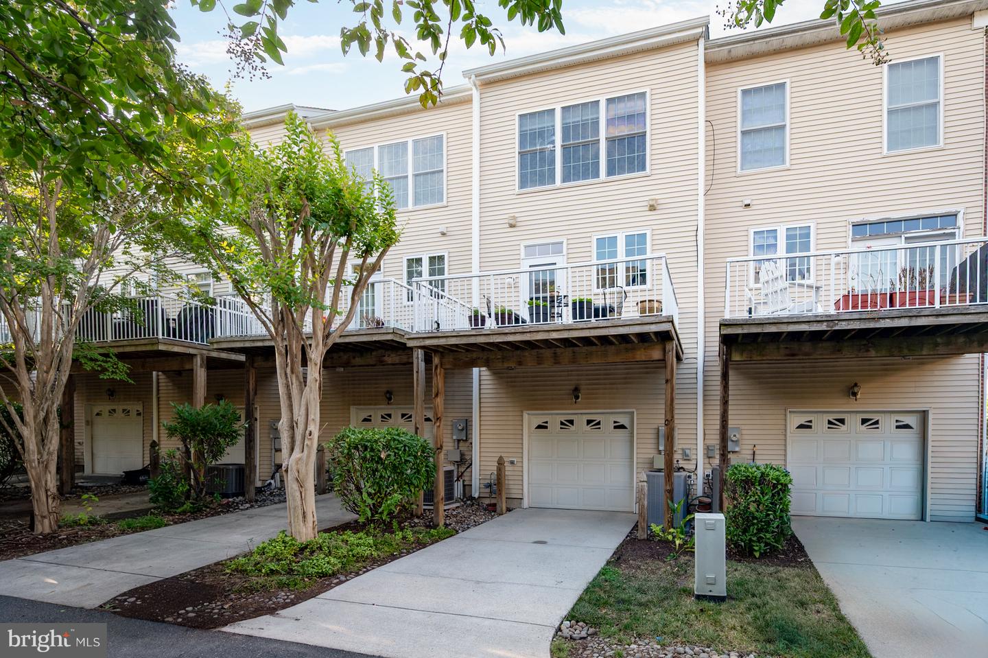 42677 HOMEFRONT TER, CHANTILLY, Virginia 20152, 3 Bedrooms Bedrooms, ,3 BathroomsBathrooms,Residential,For sale,42677 HOMEFRONT TER,VALO2107702 MLS # VALO2107702