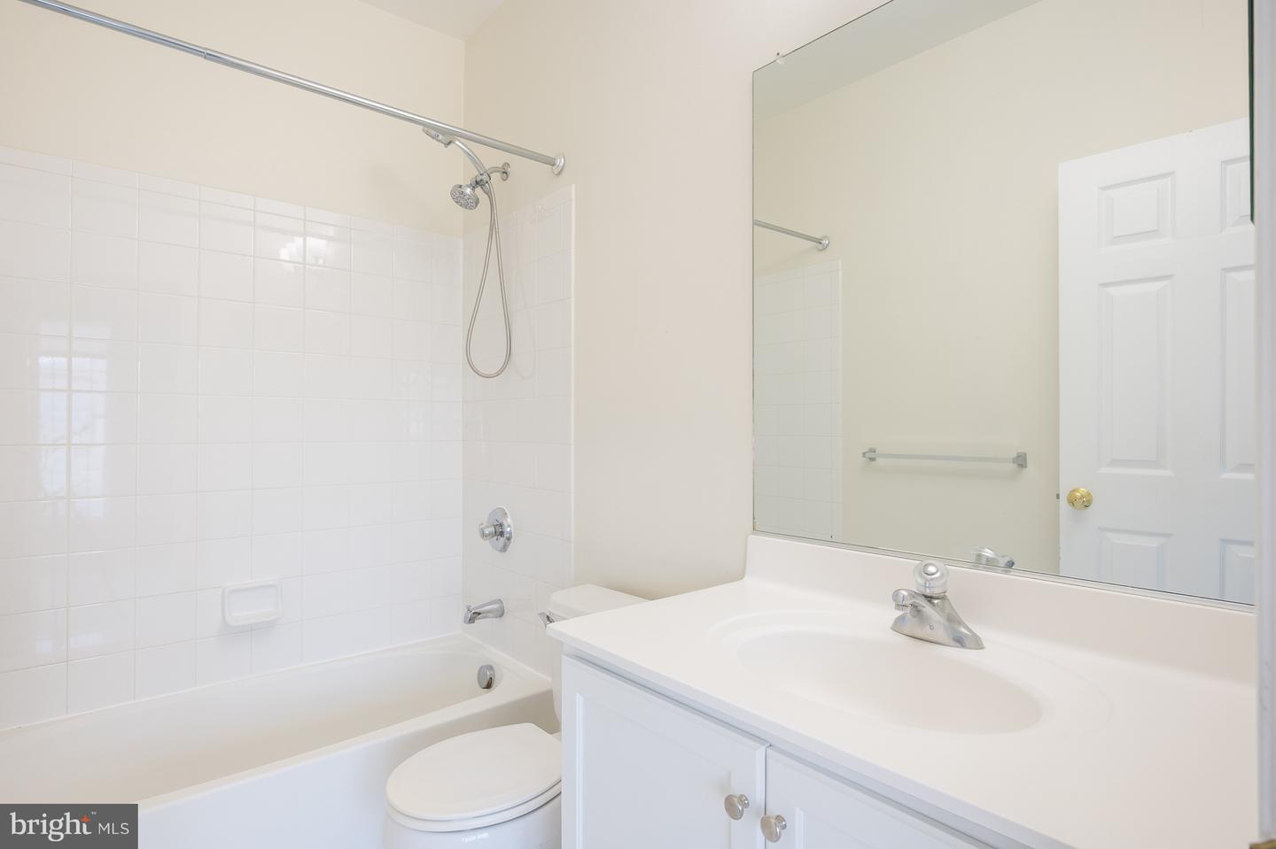 42677 HOMEFRONT TER, CHANTILLY, Virginia 20152, 3 Bedrooms Bedrooms, ,3 BathroomsBathrooms,Residential,For sale,42677 HOMEFRONT TER,VALO2107702 MLS # VALO2107702