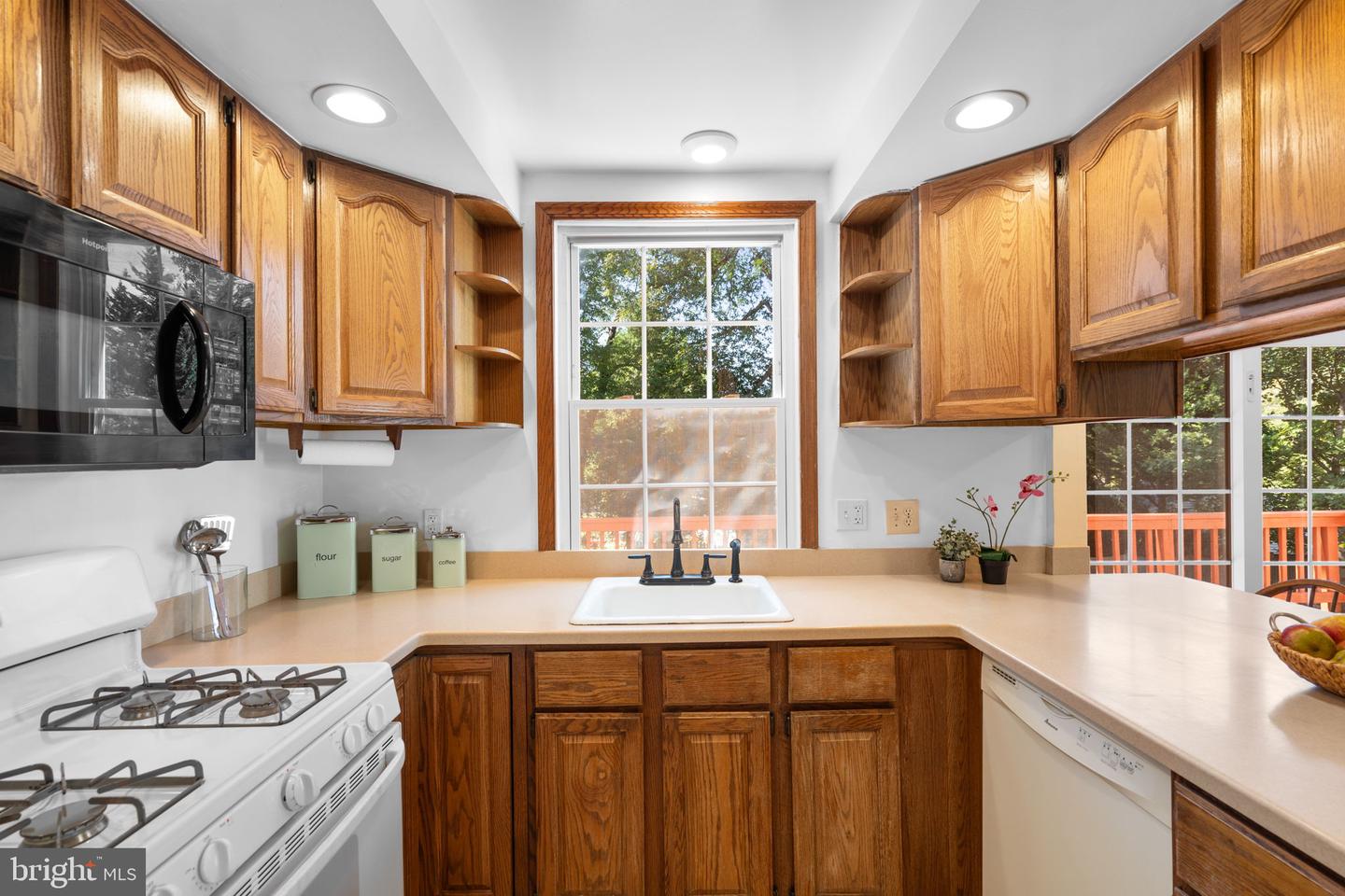 3000 WOODLAWN AVE, FALLS CHURCH, Virginia 22042, 4 Bedrooms Bedrooms, ,2 BathroomsBathrooms,Residential,For sale,3000 WOODLAWN AVE,VAFX2269472 MLS # VAFX2269472
