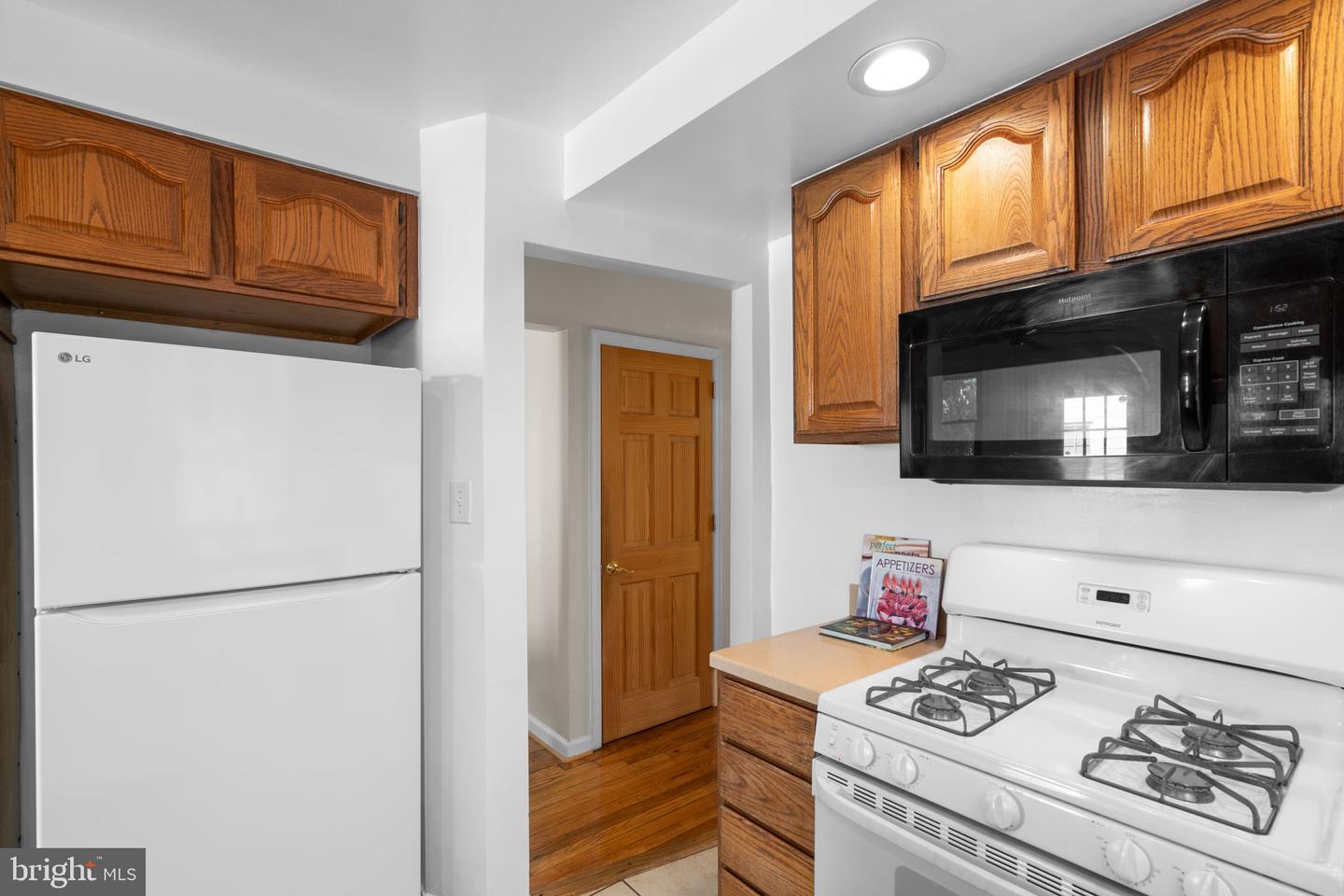 3000 WOODLAWN AVE, FALLS CHURCH, Virginia 22042, 4 Bedrooms Bedrooms, ,2 BathroomsBathrooms,Residential,For sale,3000 WOODLAWN AVE,VAFX2269472 MLS # VAFX2269472