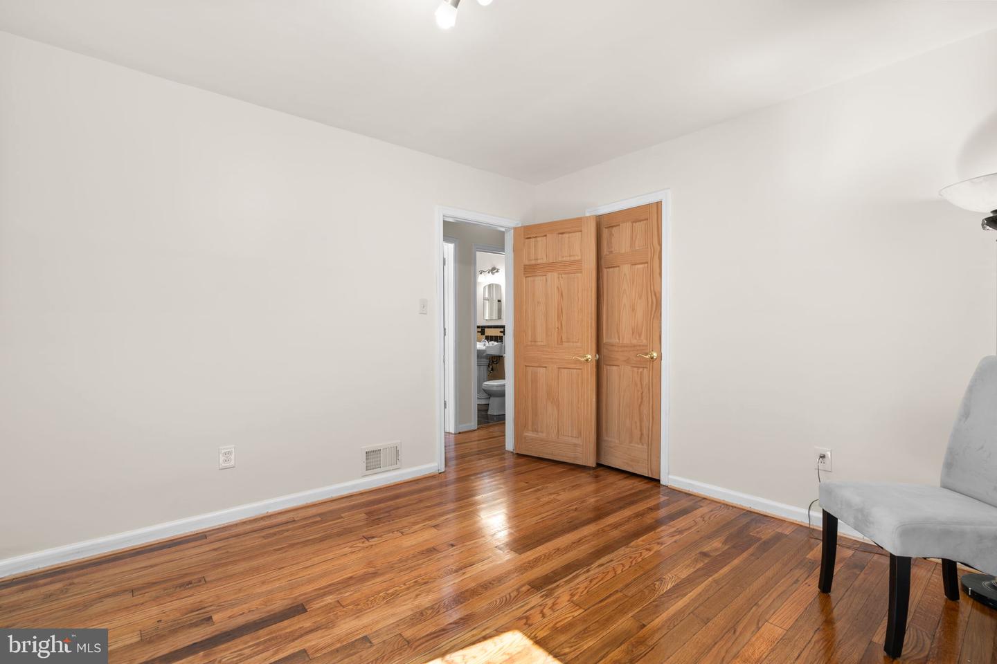 3000 WOODLAWN AVE, FALLS CHURCH, Virginia 22042, 4 Bedrooms Bedrooms, ,2 BathroomsBathrooms,Residential,For sale,3000 WOODLAWN AVE,VAFX2269472 MLS # VAFX2269472