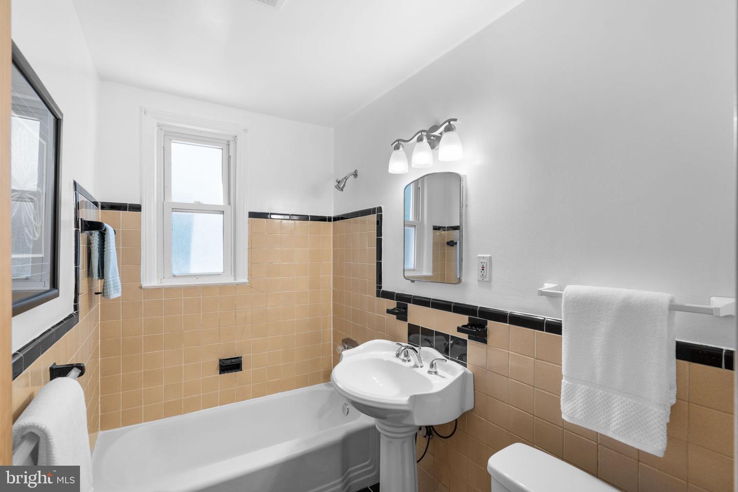 3000 WOODLAWN AVE, FALLS CHURCH, Virginia 22042, 4 Bedrooms Bedrooms, ,2 BathroomsBathrooms,Residential,For sale,3000 WOODLAWN AVE,VAFX2269472 MLS # VAFX2269472