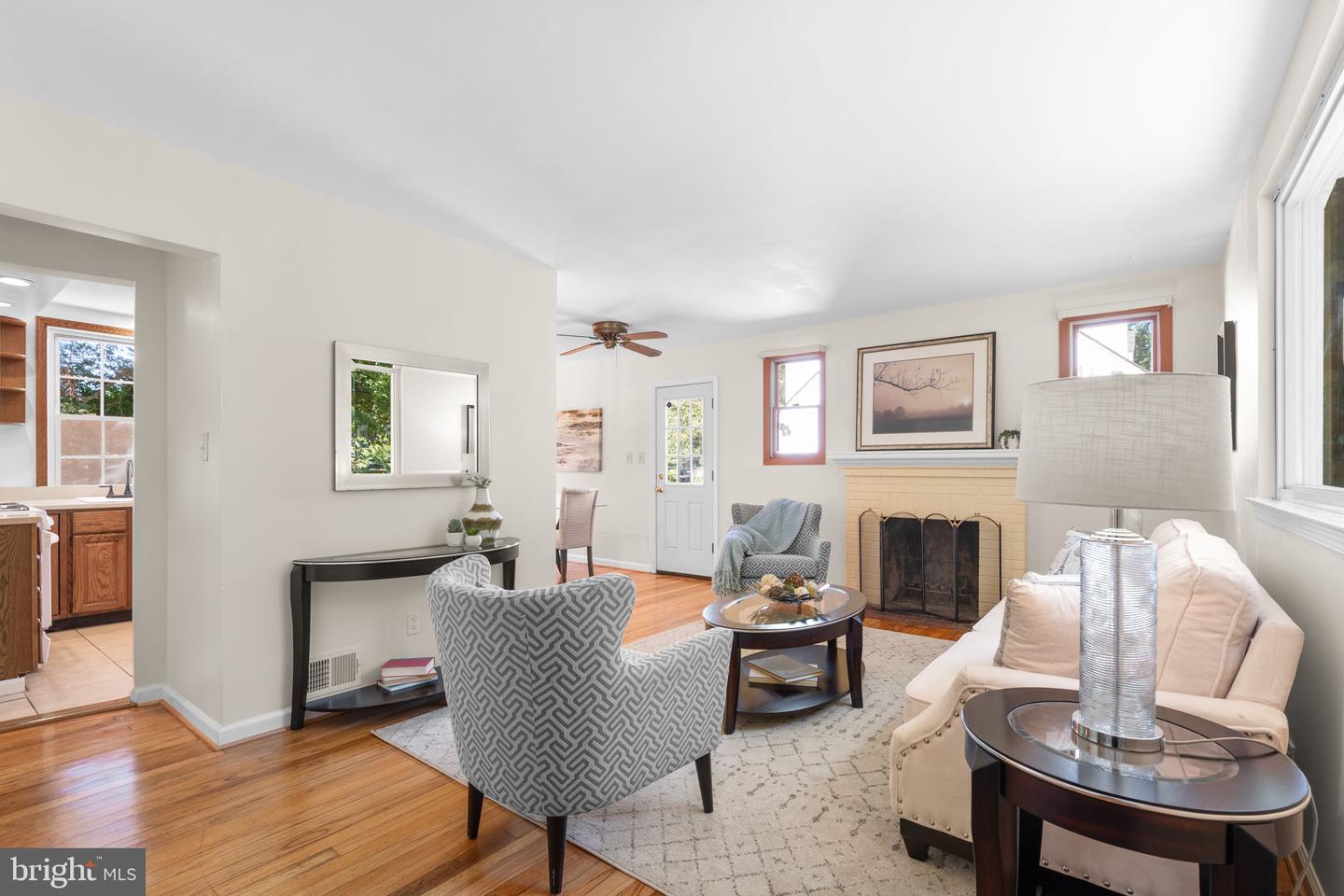 3000 WOODLAWN AVE, FALLS CHURCH, Virginia 22042, 4 Bedrooms Bedrooms, ,2 BathroomsBathrooms,Residential,For sale,3000 WOODLAWN AVE,VAFX2269472 MLS # VAFX2269472