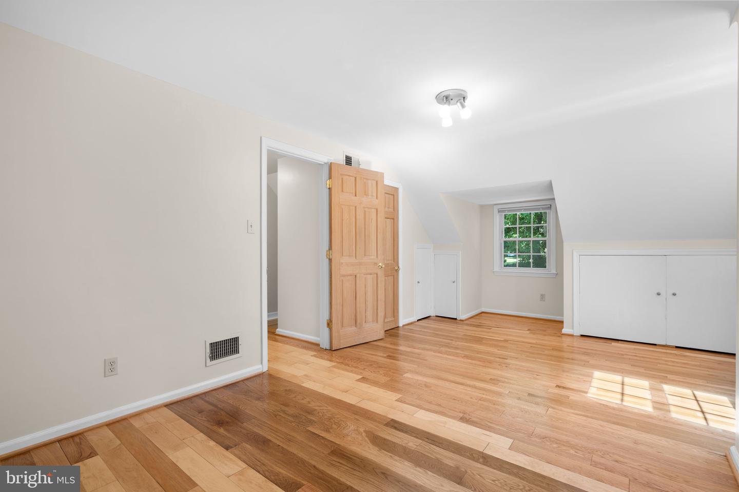 3000 WOODLAWN AVE, FALLS CHURCH, Virginia 22042, 4 Bedrooms Bedrooms, ,2 BathroomsBathrooms,Residential,For sale,3000 WOODLAWN AVE,VAFX2269472 MLS # VAFX2269472