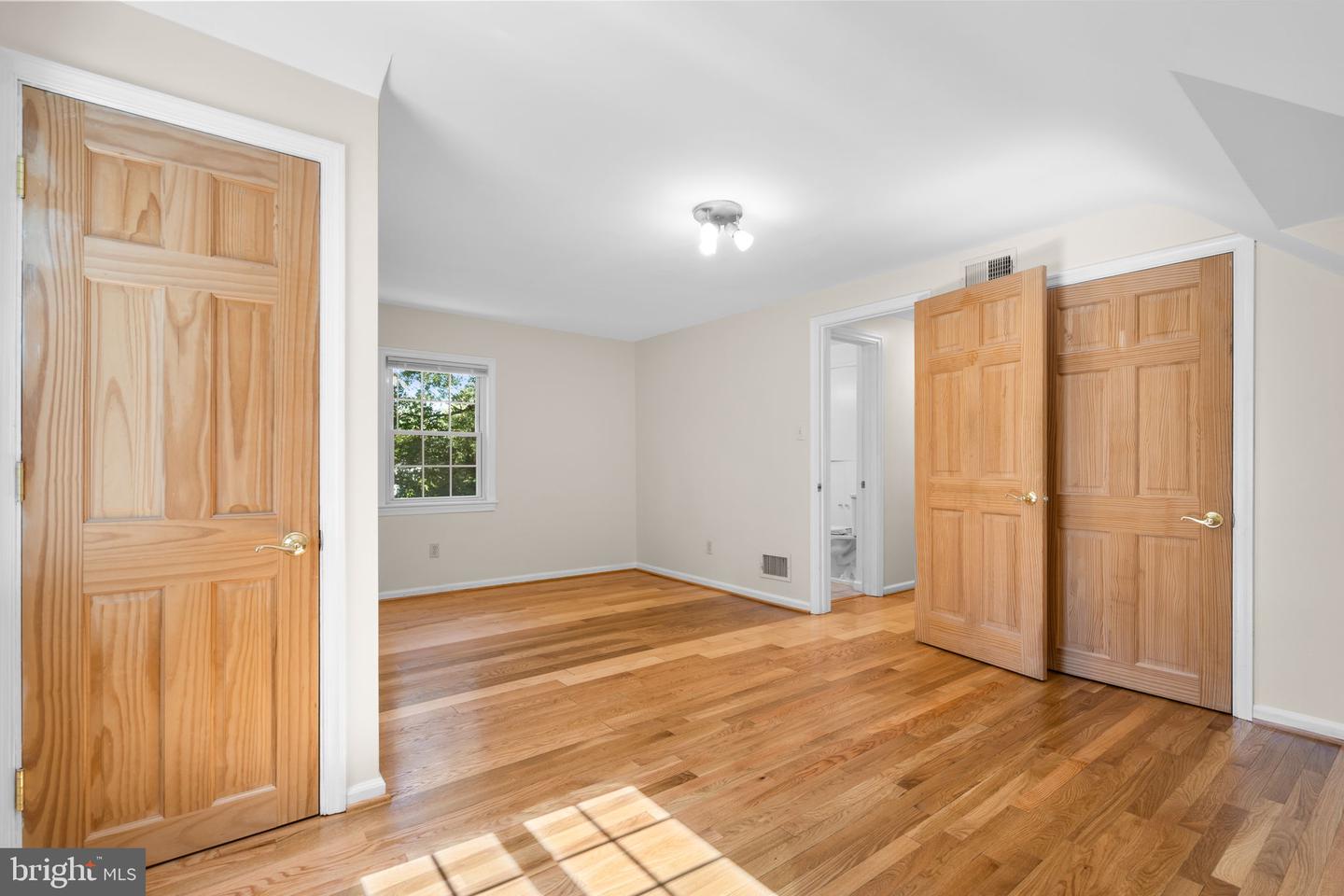 3000 WOODLAWN AVE, FALLS CHURCH, Virginia 22042, 4 Bedrooms Bedrooms, ,2 BathroomsBathrooms,Residential,For sale,3000 WOODLAWN AVE,VAFX2269472 MLS # VAFX2269472